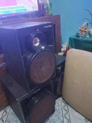 3 Caixas de som toshiba