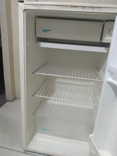 Mini Geladeira Compacta