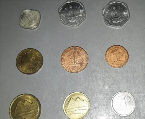 Moedas antigas Lote (9) India-Alemanha e egito)