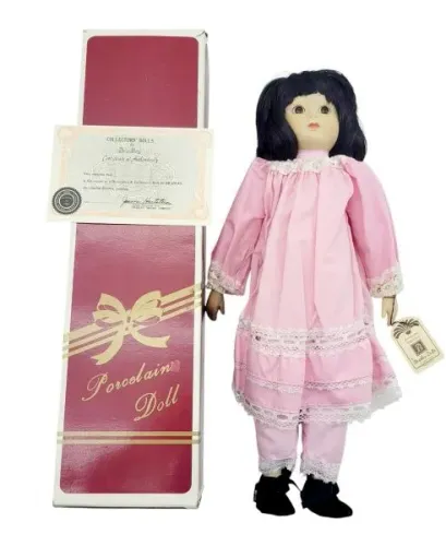Boneca em Porcelana Bradley Dolls - Los Angeles, Califórnia 
