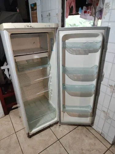 Vendo Geladeira