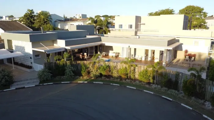 Casa com piscina á venda no Residencial Nova Holanda, Holambra, SP