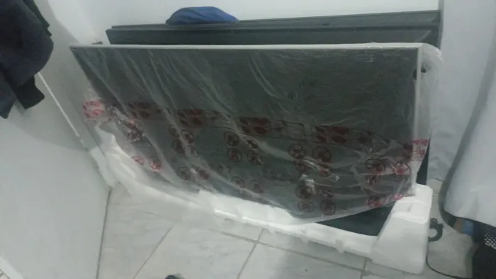 TV Sony 55 Android 4k com defeito não está quebranda..