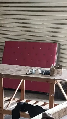 Cabeceira de Cama Estofada Vermelha