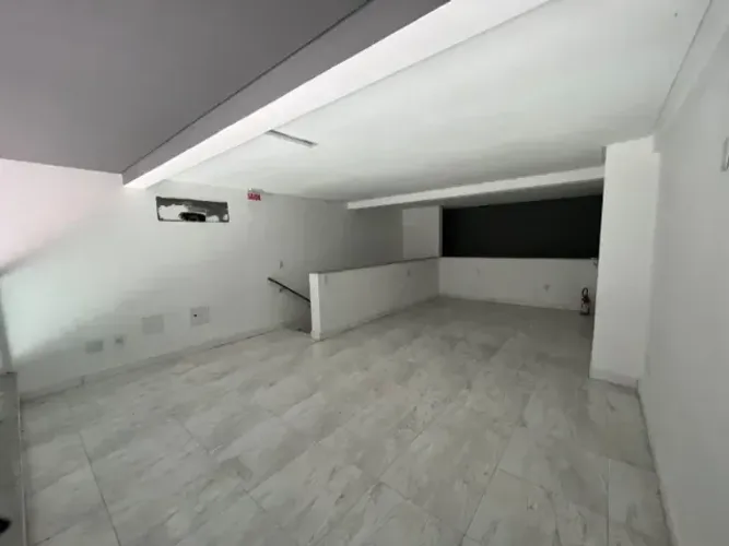 LOJA / SALA TÉRREA com 101m2, ótima localização, venha conferir... analisa permuta imóvel