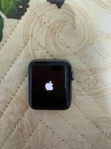 Apple Watch Series 3 38 mm - Bom estado, bateria 82 por cento + cabo original