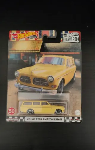 Hot Wheels - Volvo P220 Amazon Estate - HCR13