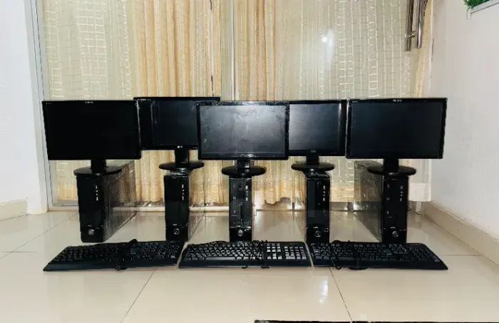Computador Completo conservado, barato, i3, cpu mini, 8gb, ssd 120gb, monitor, wifi, som