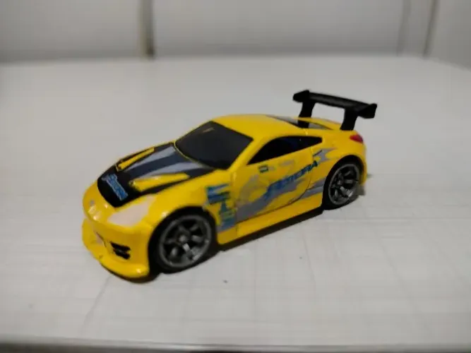 Miniatura Nissan 350z Wheels 1/64