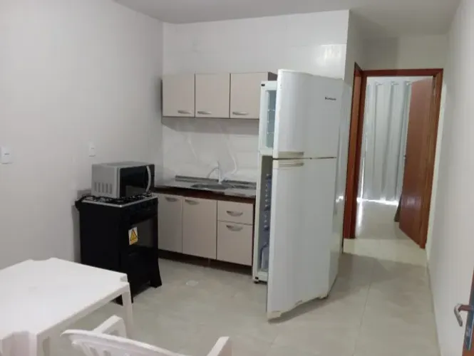 Alugo apartamento/kitnet mobiliada com 01 quarto em no bairro Jordão/Governador Celso Ramo