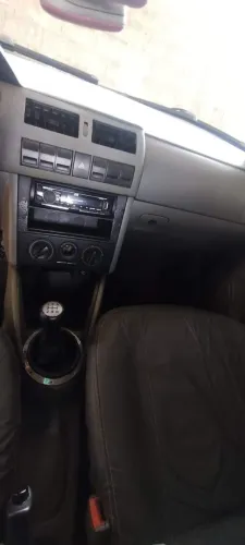 Volkswagen Gol Geração III Plus 1.0 MI 16V Gasolina Mec. 4P 2001