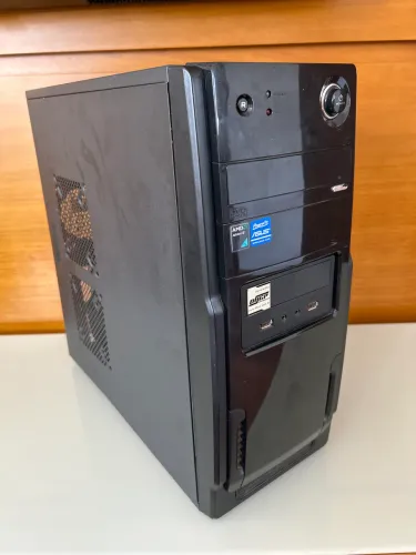 Gabinete ASUS para PC seminovo