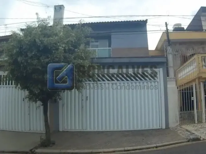 Sobrado residencial à venda em Santo André Pinheirinho, 3 Dormitórios (1 suíte) e 4 vagas
