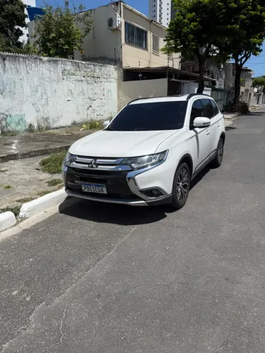 Mitsubishi Outlander 2.0 16V 160cv Aut. 2016