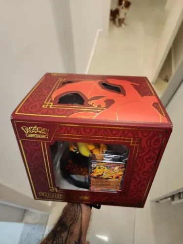 Pokemon TCG Caixa Charizard EX super premium Collection