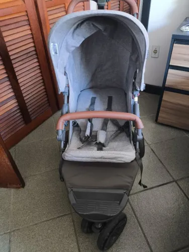 Carrinho de Bebê 3 Rodas Premium - Estilo Jogger (Estado de Novo!)