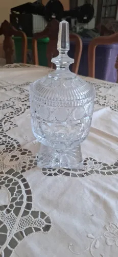 Bomboniere em Cristal da Boêmia com Tampa - Peça Elegante