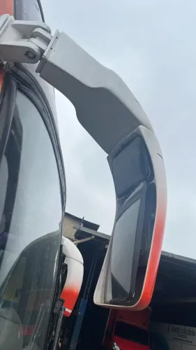 Retrovisor do ônibus g6