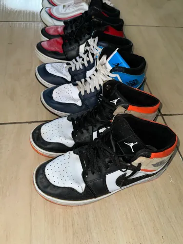 4 pares de tênis boné da oakley óculos corrente com pingente e lâmpada de led