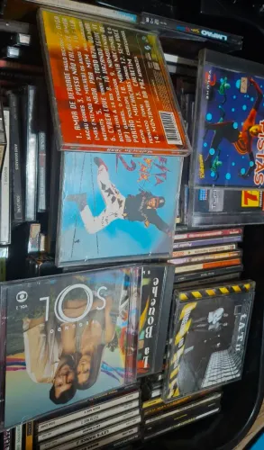 Lote 152 Cds variados novela e coletâneas internacionais e nacionais