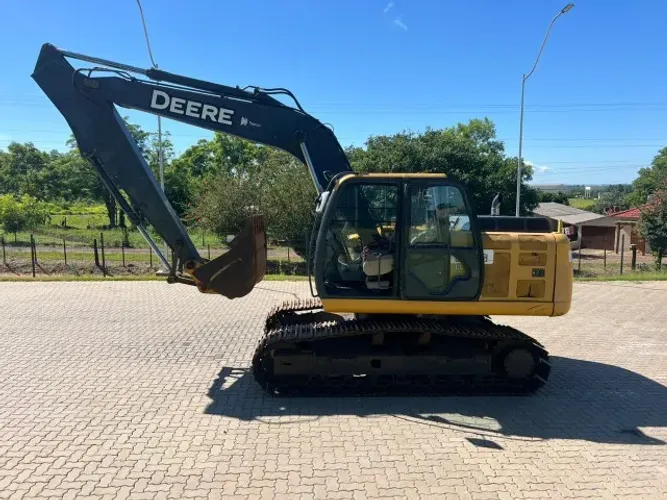 Escavadeira John Deere 160G