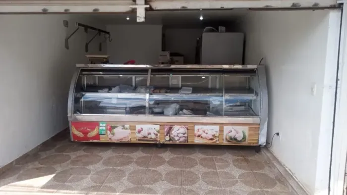 Balcão expositor para açougue ou mercado 