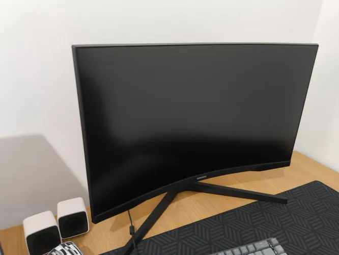 Monitor Samsung odissey 27p QHD curvo