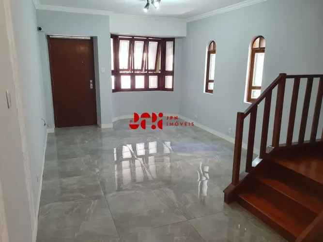 Casa de Vila em Santana- 200m², 03 dormit., 01 suíte, 02 vagas
