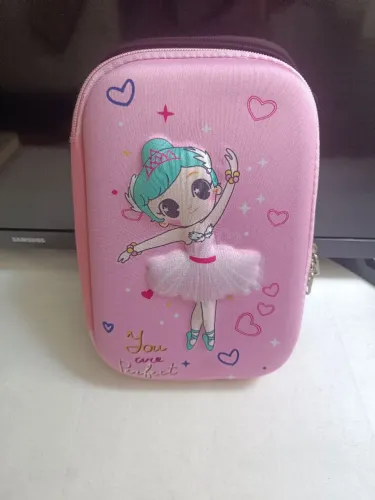 Estojo escolar infantil bailarina 3D seminovo 