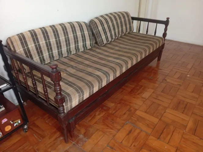 Sofá cama de madeira maciça