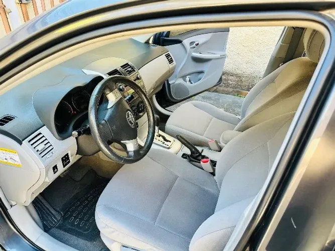 Toyota Corolla GLI 1.8 Flex 16V Aut. 2014