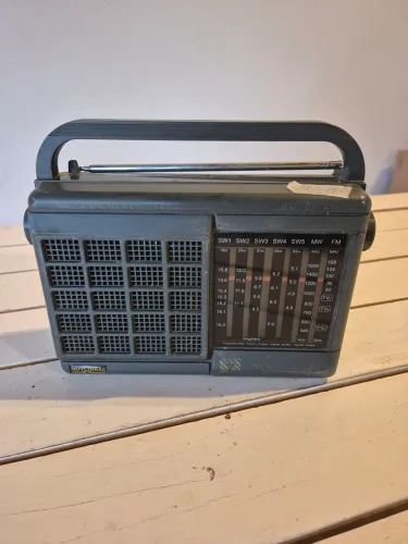 Rádio antigo Motobras. Década de 80.