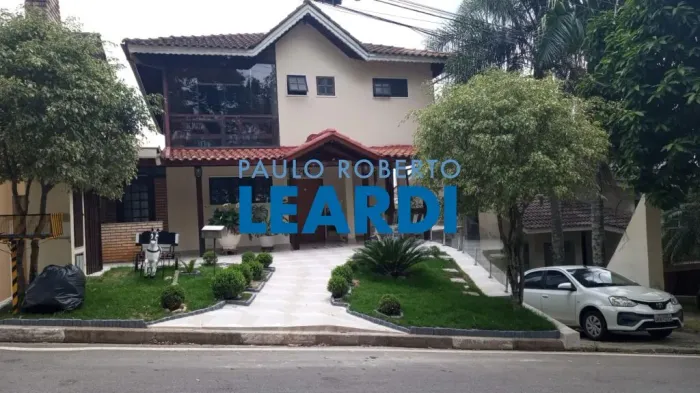 CASA EM CONDOMÍNIO - CONDOMÍNIO ARUJÁ 5 - SP