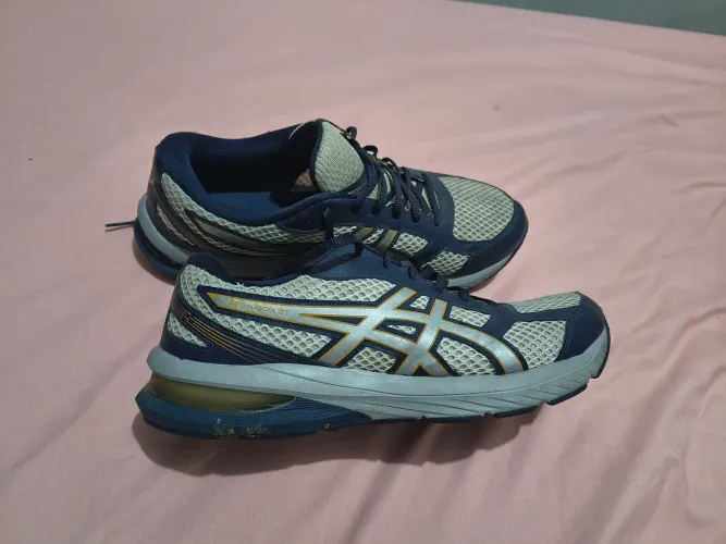 Tênis Asics gel 43 sem nenhum detalhe