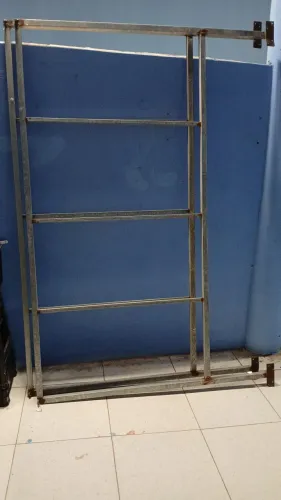 Estrutura de placa para comercio em metalon
