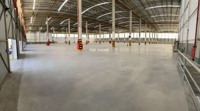 Aluguel de Galpão Industrial em São José dos Campos - Eugênio de Melo: 1 Sala, 6 Banheiros