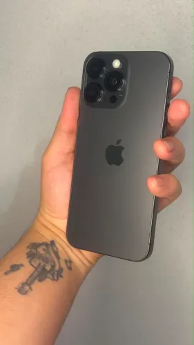 iPhone 15 pro Max 256gb - bateria 100% sem detalhes