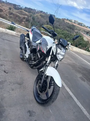 Vendo Fazer 250 Blueflex 2017 - Aceito Cartão de crédito com juros ?