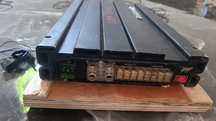 Vendo Power one 2400 detalhes de uso  já vai com os cooler