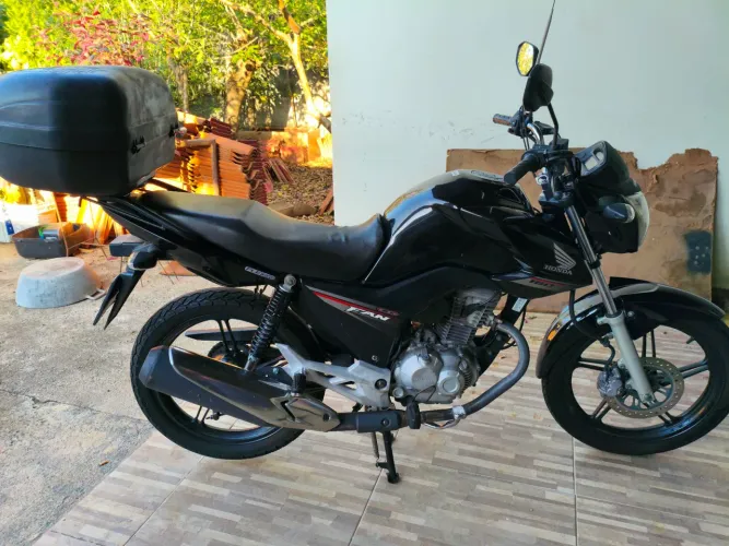?Honda CG 160 Fan ESDI 2015/2016 Preta - Baixa Km, Baú e Doc 2026 Pago!