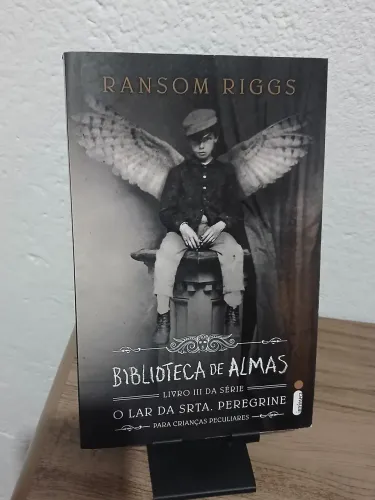 Livro "Biblioteca de Almas"