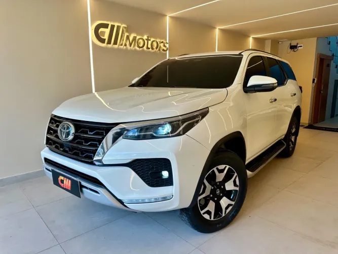 Toyota Hilux SW4 SRX 4X4 2.8 TDI 16V Dies. Aut. 2021