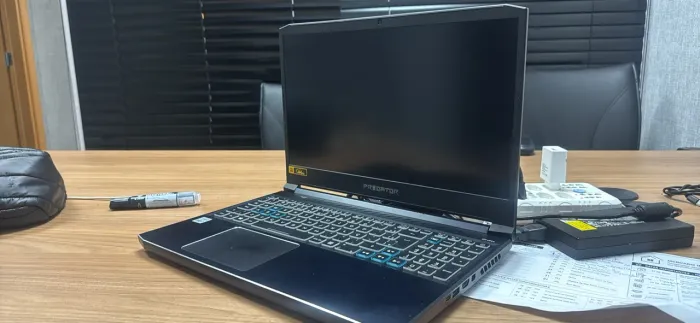 NOTEBOOK GAMER PREDATOR HELIOS 300 (COM DEFEITO)