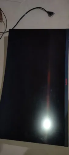 Monitor agon AOC 32 polegadas 165 hz com defeito