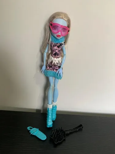Boneca Monster High Abbey Bominable Art Class