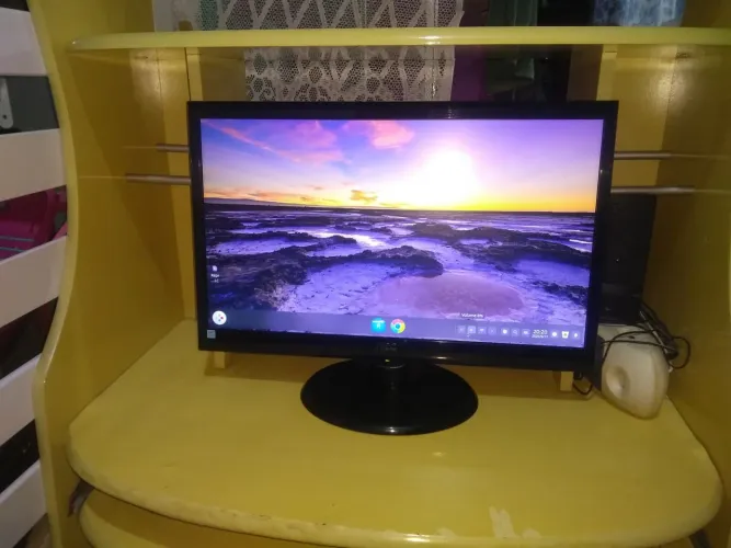 VENDE COMPUTADOR COM ESCRIVANINHA