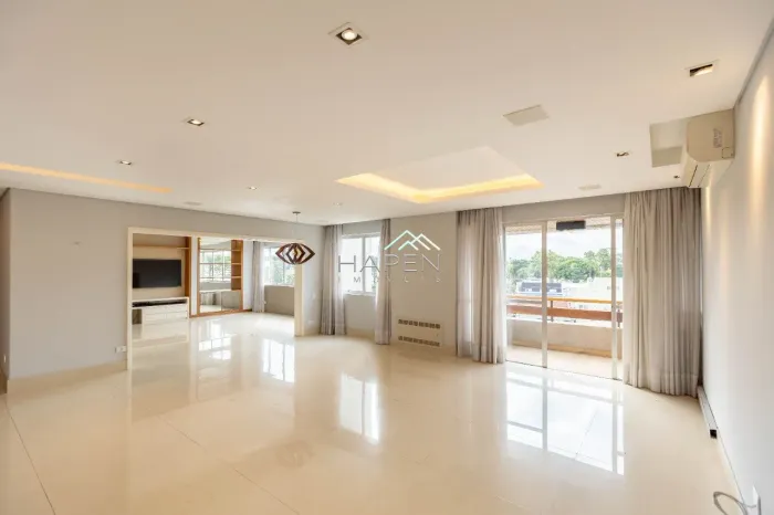 Apartamento à Venda no Batel em Curitiba