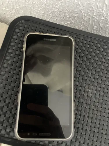 Celular J2 em excelente estado 