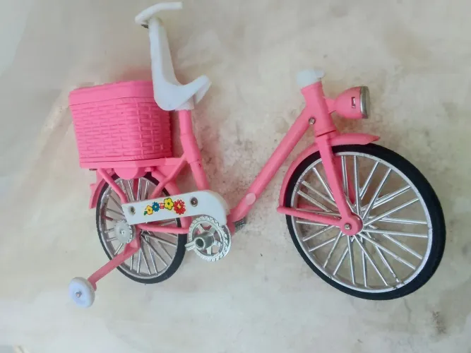 É a bicicleta da Barbie Ciclista, fabricada pela Estrela nos ANOS 1980! ?