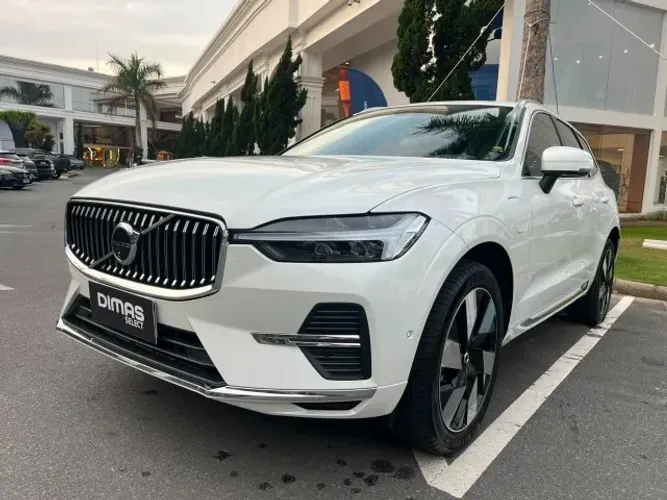 Volvo XC-60 T-8 Ultimate 2.0 AWD (híbrido) 2024